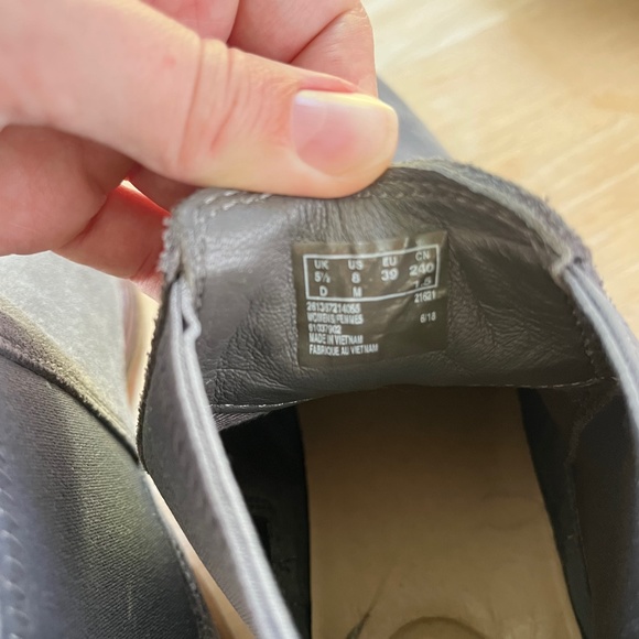 Clarks Women’s Arlo Boots - Picture 5 of 5